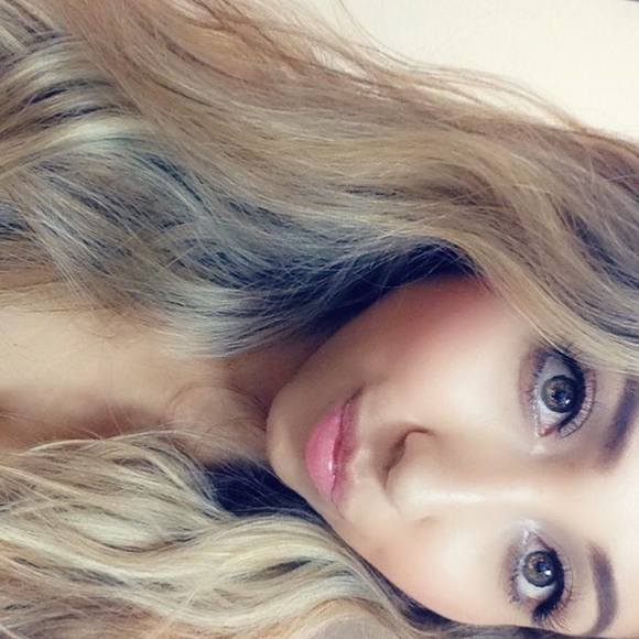 Meet your Posher, Julie - Picture 1 of 1